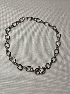 Polished Silver Link Bracelet for Women
Vintage charm bracelet